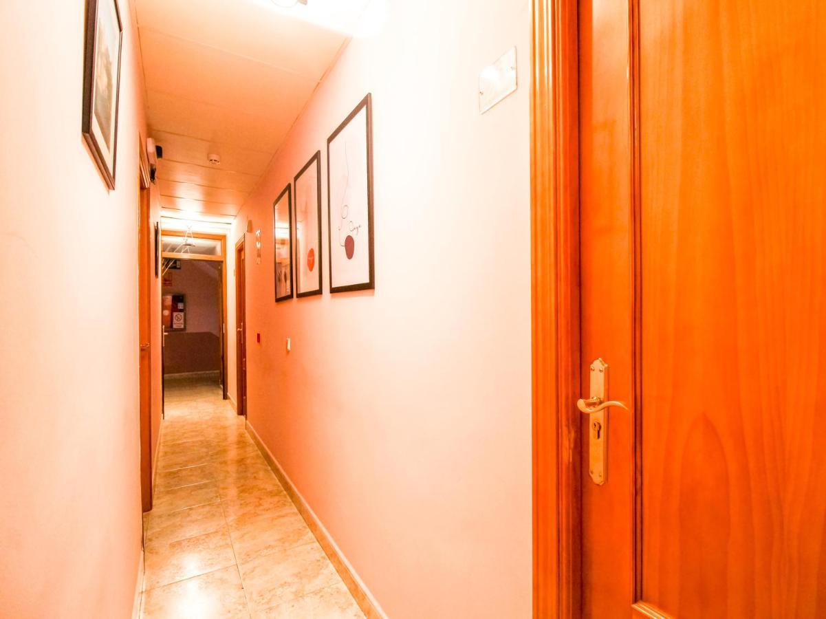 Oyo Hospedaje El Gato Сеговия Экстерьер фото